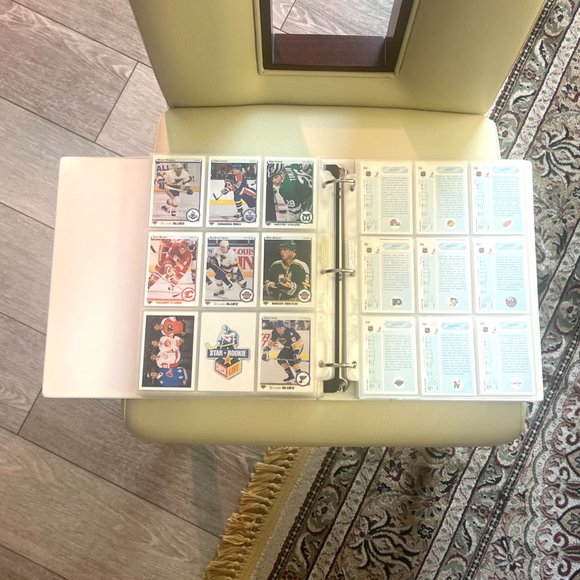 1990-1991 Upper Deck NHL Hockey Card Set! - Picture 14 of 16